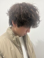 ヒュイル バイ ニアウ(Hwyl by Niau) MEN’S HAIRシャドウパーマスパイラルパーマニュアンスパーマ