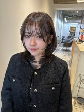 ユニ(uni) レイヤーカット.アッシュブラウン