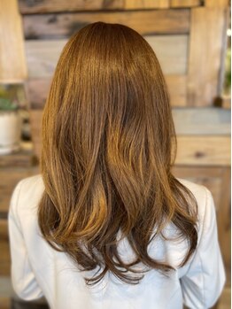 フィール ヘアーデザイン(Feel hair design)の写真/髪と頭皮に優しい92%オーガニックカラーを使用!傷みが気になる方も透明感のある自然な色味と艶感を実感♪