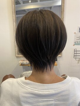 エルモ(ELMO) ショートボブスタイル