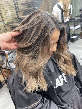 ラフ(LAFF) #バレイヤージュ#グレージュカラー#ボブウルフ#ココアベージュ