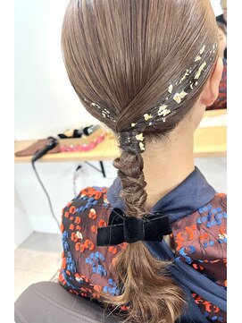 サンルーム(SUN room) 【手ぶらでok~飾り付き】金箔リボンタイトアレンジ　satsuki