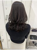 レイヤーくびれ毛先ウェーブロング×オリーブグレー