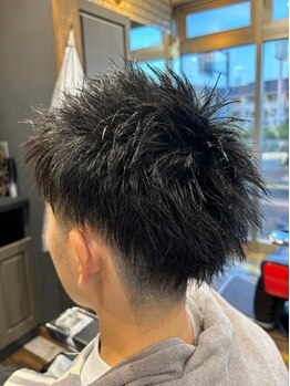 男の身だしなみはバーバーで！細部までこだわり、自分では剃れないヒゲ・眉のお手入れもOK◎