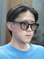 ノーエン(noen)&nbsp;センターパートスパイラルパーマツーブロック刈り上げメンズヘア