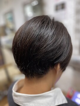 ラヴィアンローズ(La vie en rose) 前髪なしショートボブ