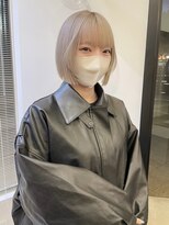 ヘアーアイスカルテット(HAIR ICI QUARTET)&nbsp;小顔ボブカット大人可愛い透明感春カラーシルバーカラー