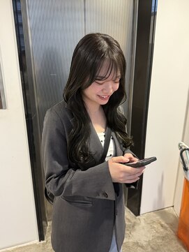 レイヤーカット H 大阪梅田 女性専用サロン 韓国レイヤーカット 外ハネボブ前下がりボブレイヤーボブミルクティーグレージュ髪型