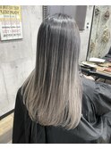 2. バレイヤージュ/グラデーションカラー/アッシュ/ロング