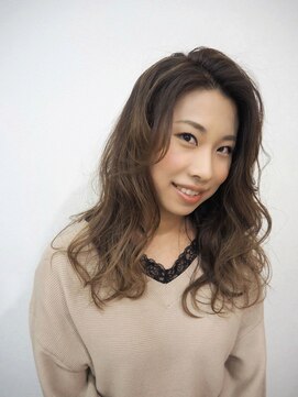 オズ エフ(ｏｚ ｆ［e・f］) ゆるふわパーマスタイル