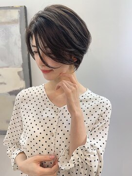 ジエクト アイロ(The Ect ilo) 白髪ぼかし アッシュカラー ショート レイヤー メルティカラー