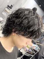 フィフス 仙台(fifth)&nbsp;仙台波巻きパーマメンズマッシュセンターパートゆるめ強め30代◆