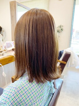 ラ メール ヘア デザイン(La mer HAIR DESIGN) オリーブベージュ×外ハネミディ