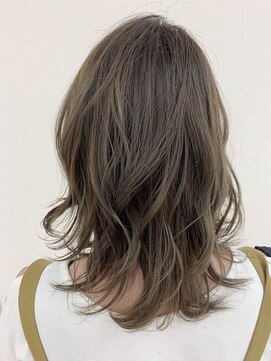 エヌプラス(N+) 黒髪グラデヘアーオリーブグレー小顔に見せるヘアココアベージュ