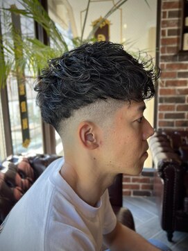 バレス 田町(BALES) [スキンフェード/ツイストスパイラル/田町]