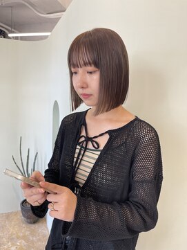 ユー(yew) compact bob × ブリーチなしbeige color