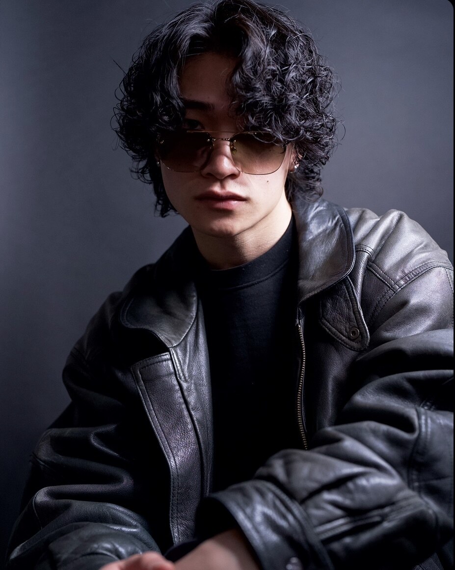 Amazon.co.jp: 珍しい！スパイラルパーマ 浅黒ベビー 55センチ