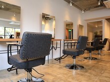 フェリチタ フィロ メンズサロン(FELICITA filo MEN`S Salon)の雰囲気（洗練されこだわり抜かれた広々空間◇[メンズパーマ/眉毛サロン]）