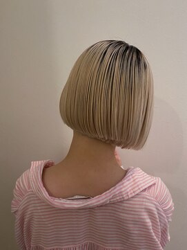 パルファン ヘアアンドスパ(PARFUM HAIR&SPA) parfum手島 肌に沿うぷつんとラインのボブ