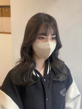 トワ(toi) ダークグレージュ/暗髪カラー/韓国風顔周りレイヤー/横浜