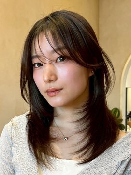 コンフィー(comfy) 『サザワ』フェザーパーマチェリーブラウンミニウルフ