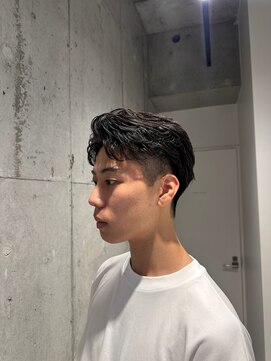 エリマ 武蔵小杉(elima) 自然な毛流れでラフにキマるセンターパート×ニュアンスパーマ