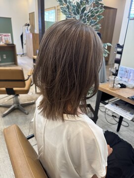 クロエバイラヴィズム 郡山さくら通り店(CLOE by LUVISM) グレージュカラー