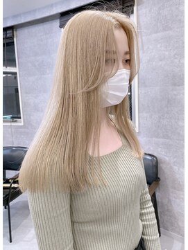 アンドソー 池袋(&so.) ハイトーンカラー／ホワイトブロンド／レイヤーカット／池袋