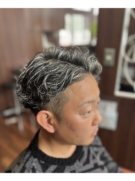 グルーミングサロンスカイ 小岩南口店 (Grooming Salon SKY) スパイラルパーマ&ハイライト