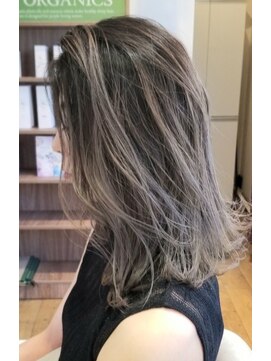 ノル(nol.) お洒落女子に人気のバレイヤージュスタイル☆