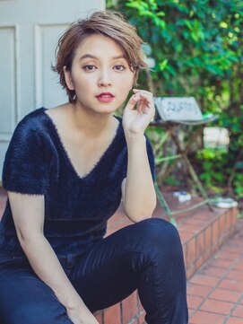 ヘアアンドリラクゼーション シャッセ(Hair&Relaxation SASE) 外ハネショート