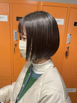 コワファーストナガサキシャンプーボーイ(COIFF1RST NAGASAKI SHAMPOO BOY) 大人可愛い20代30代40代黒髪前下がりショートボブ丸みショート◎