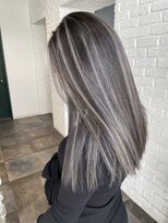 アミ ヘアー ガーデン(ami hair garden)&nbsp;モノトーンハイライト×ロング