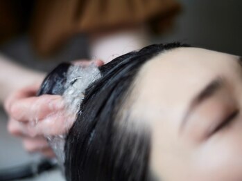 リラスヘアー(RILAS HAIR)の写真/【庄内駅5分】全メニューに髪・頭皮ケアに特化した”marbb”付き。至福の癒しを是非体感してください♪