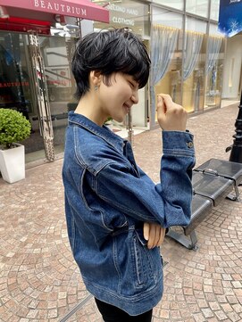 ハルキ ミナト ジャパン オオサカ(HARUKI MINATO japan OSAKA) 40代50代小顔似合わせカットくびレイヤーエモージュ大人可愛い