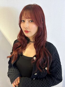 アム(amu) ロングレイヤー/ボルドーカラー/シースルー前髪/顔まわりカット