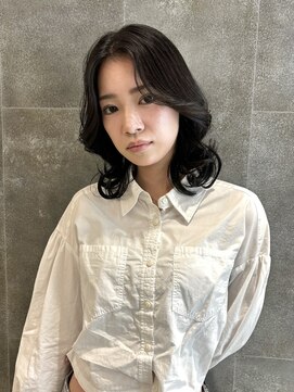 ピークアブー 原宿ハラカド(PEEK-A-BOO) ミディアムくびれレイヤー毛流れ前髪長めシースルーバング原宿