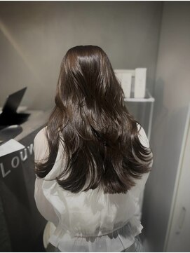 ローウェ 新百合ヶ丘(Louwe) オリーブブラウン×ロングレイヤーカット