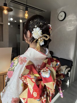 ブローフィー(Blowfy) 【 Blowfy 】成人式 ヘアセット デザインカチモリ