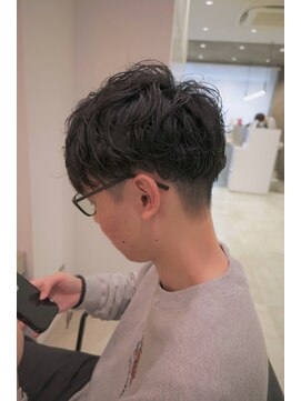 ビブ(VIV) 《好印象》ツーブロックショート シャドウパーマ