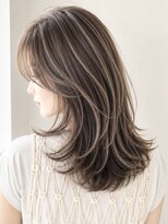 サーカス バイ ビュートリアム 青山(CIRCUS by BEAUTRIUM)&nbsp;レイヤーカット ハイライト 白髪ぼかし 脱白髪染め 40代50代