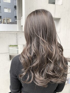 リバレッジ 広尾(Leverage) 大人のベージュカラー