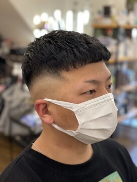 ディライズ(De-Rise) スキンフェード・クロップスタイル