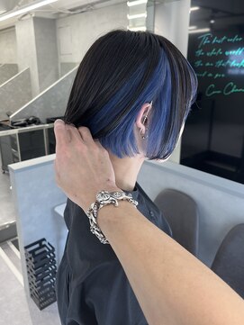 ファイブバイジエクト 堀江(FIVE by The Ect) 似合わせカット×ショートボブ×ツートンカラー×インナーブルー