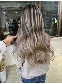 くすませすぎないバレイヤージュが可愛い!_white beige_