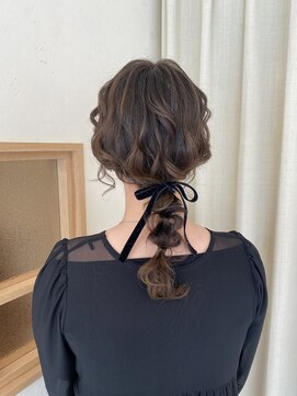 ソノ(sono) 編み下ろし　ローポニー　デートヘア　参列ヘア