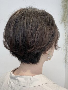 オギクボ ヴォイス(voice)の写真/白髪を活かして馴染ませるハイライトが大人女性に人気♪オーガニックカラー・ヘナも選べる！