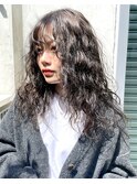 ロングパーマ大きめカールパーマカーリーヘアふわふわパーマ