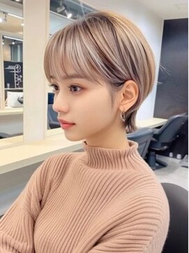 ネハス(nehus.) ショートイメチェン/ホワイトブロンド/外ハネボブ/美髪