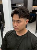ツーブロック　刈り上げ　アップバング